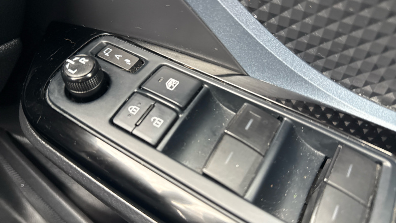 Toyota C-HR 1.8 Hybrid Design 5dr CVT Hybrid Hatchback